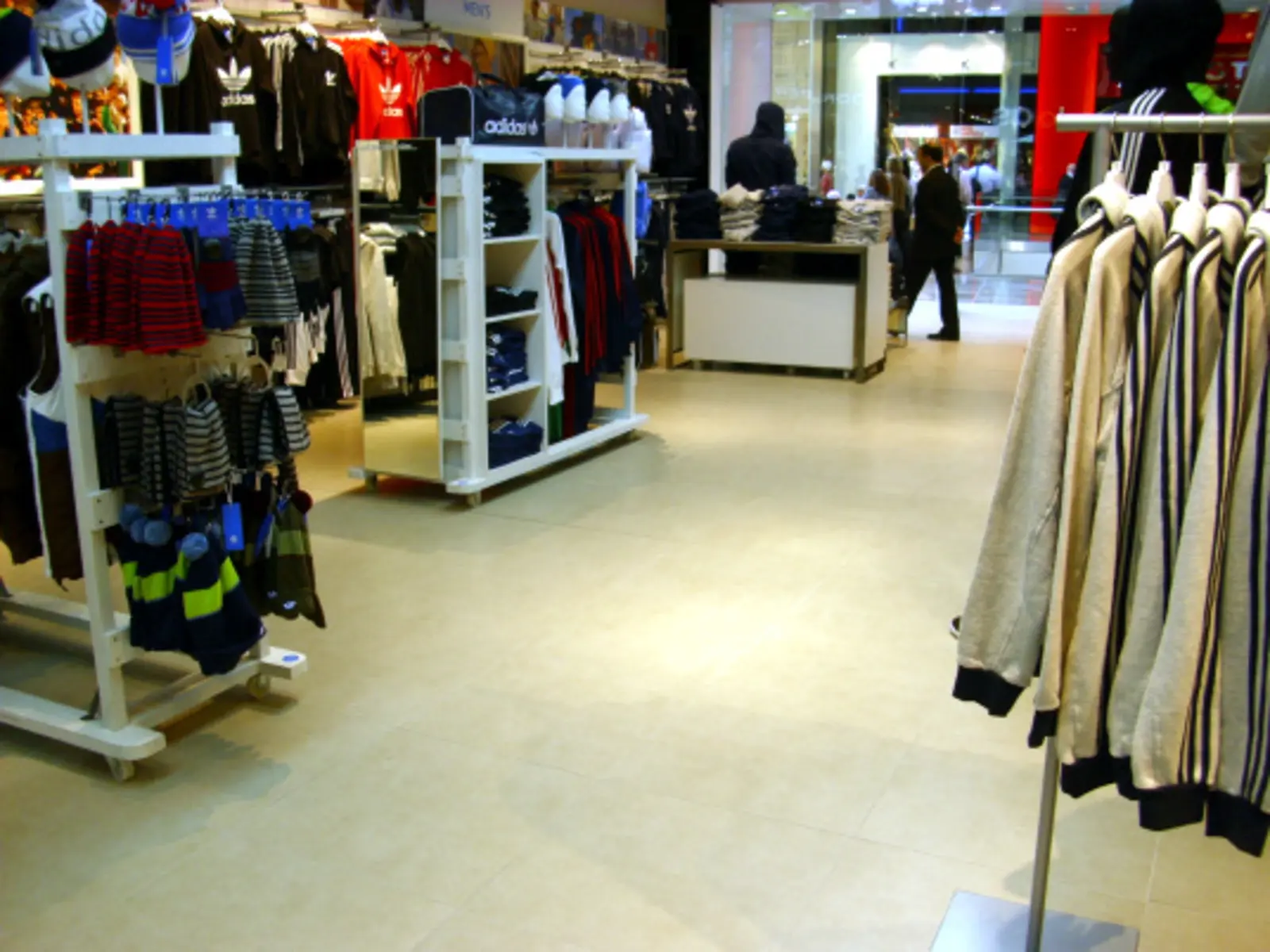 Westfield Stratford flooring - image 4