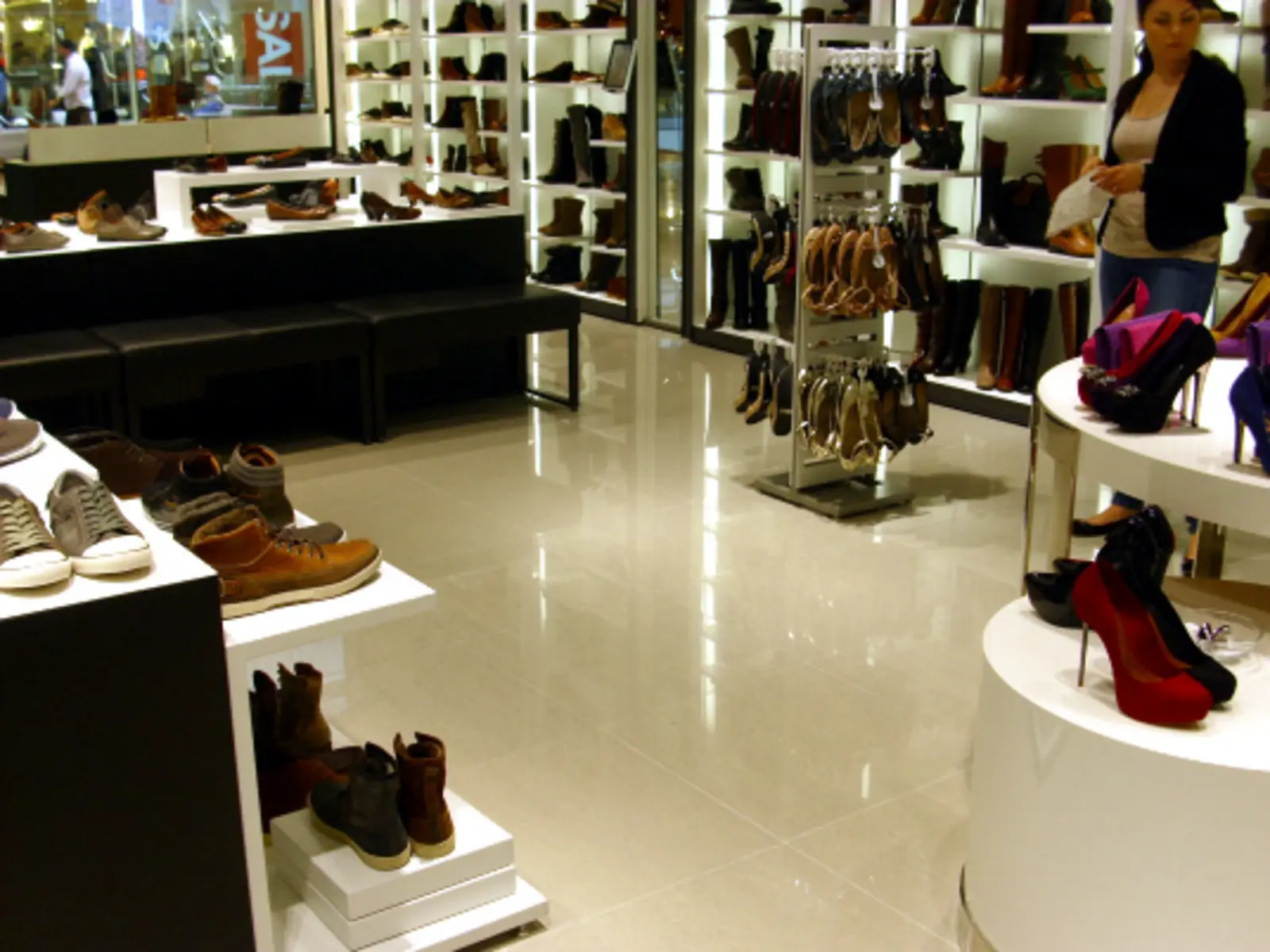 Westfield Stratford flooring - image 12
